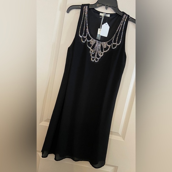 NWT Ya LosAngeles Sz-M Boutique Dress Beautiful Silver Beading Around Neckline - Picture 3 of 16